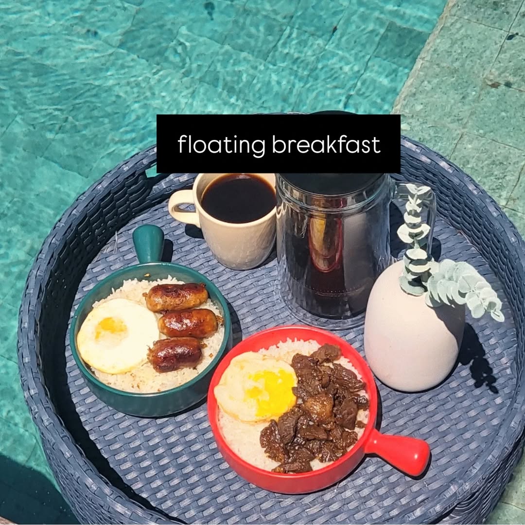 Floating breakfast tray in the plunge pool